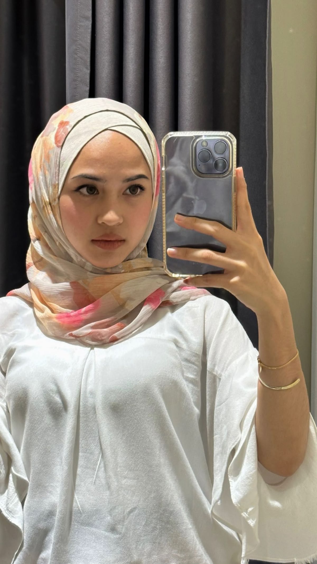 Viral Jilbab Di Paksa Ayang Yang Udah Kebelet Di Toilet Umum